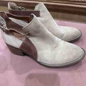 Women's Born Carin Suede and leather Ankle booties